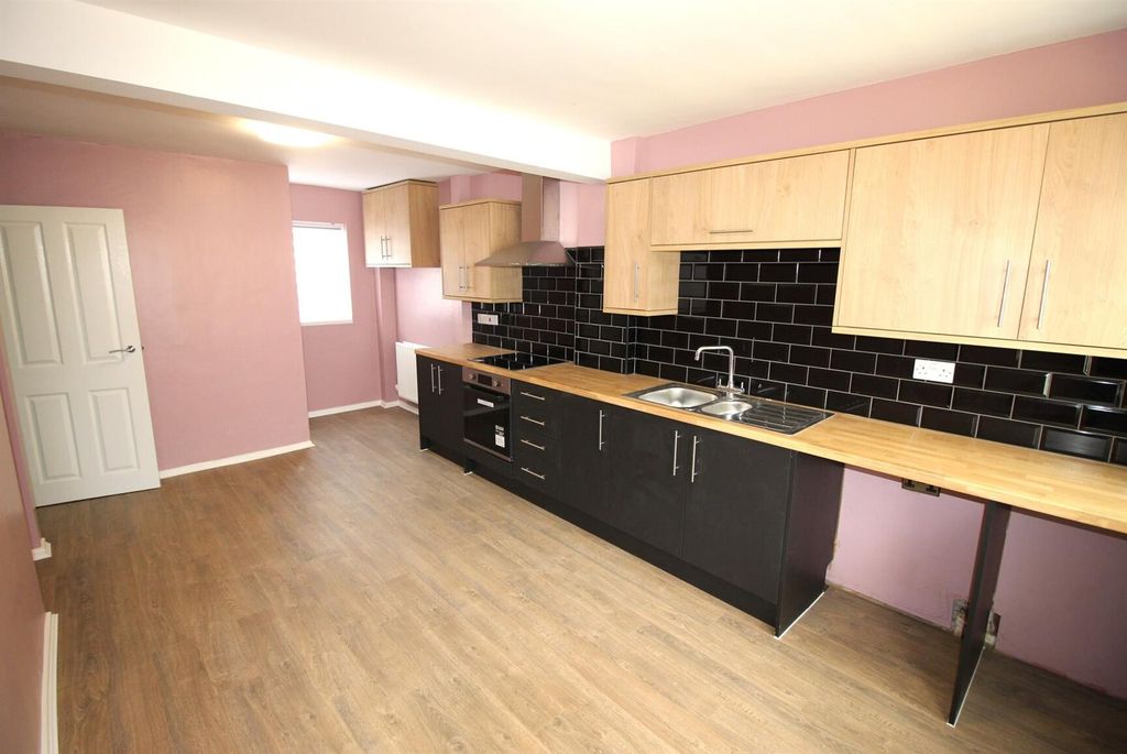 Property photo 3 of 13 3 - .Jpg