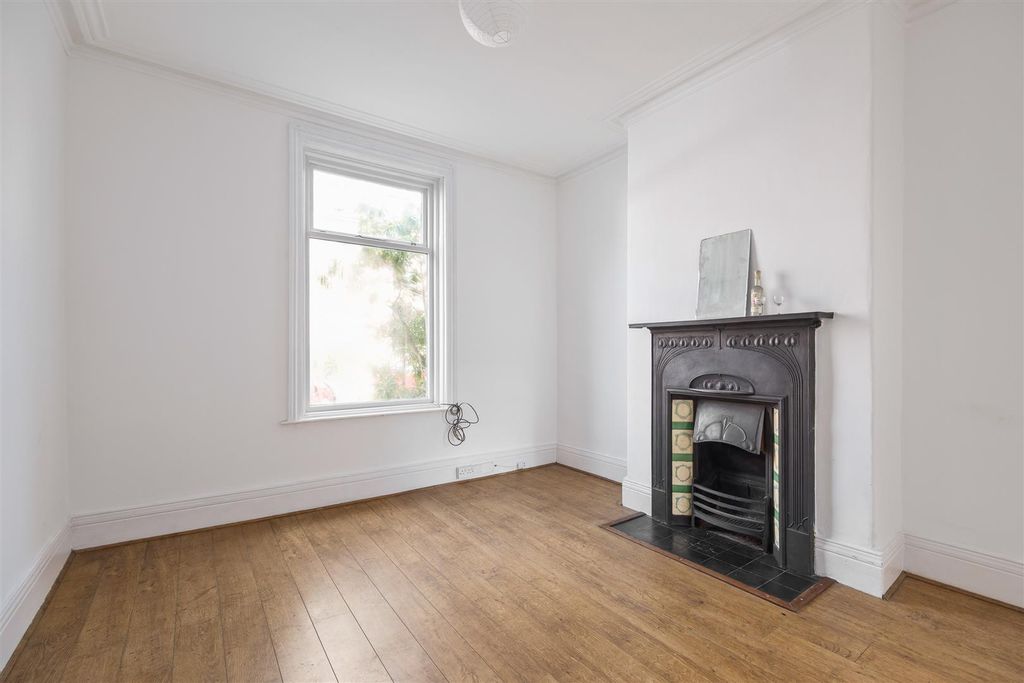 Property photo 2 of 17 Untitled (5 Of 17).Jpg