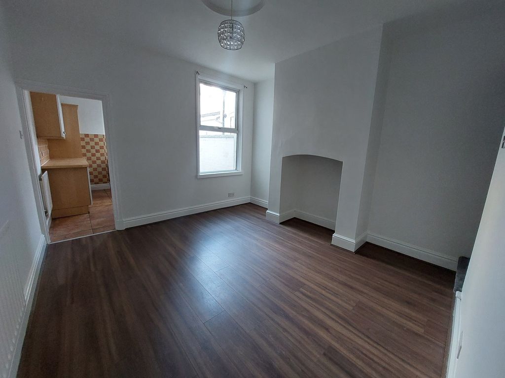 Property photo 3 of 8 Dining Room
