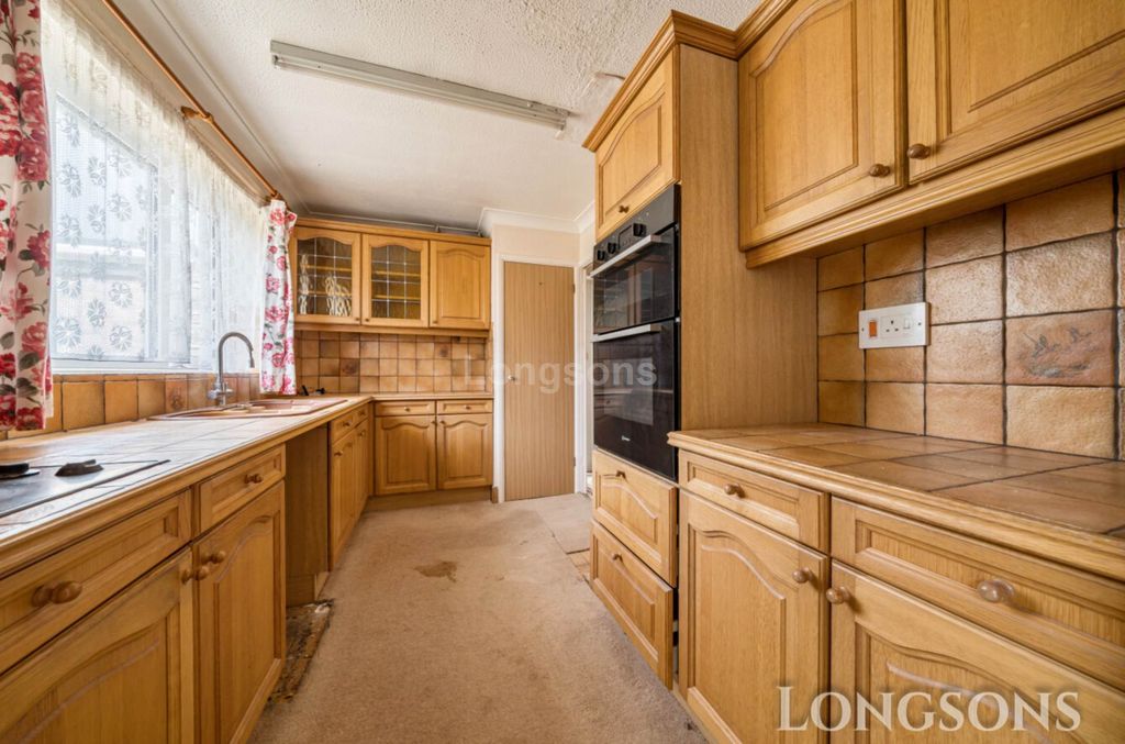 Property photo 2 of 20
