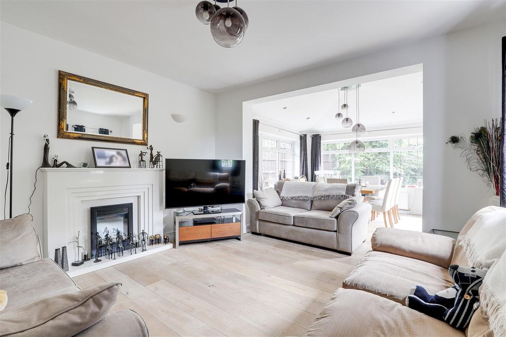 Property photo 2 of 31 8264.Jpg