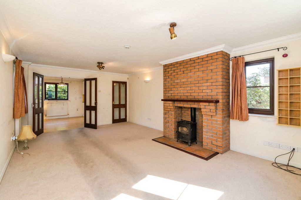 Property photo 3 of 20 Sitting Room