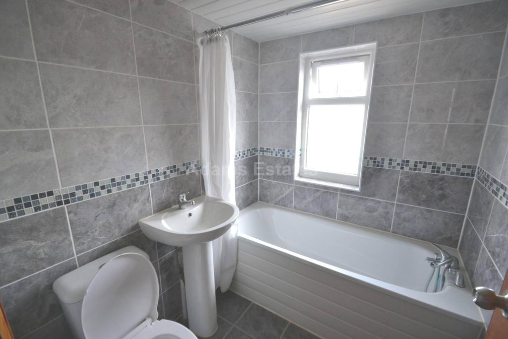 Property photo 3 of 3