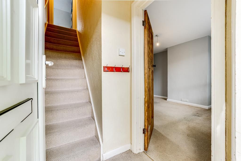 Property photo 2 of 26 16 Oak Road, Kettering-7.Jpg