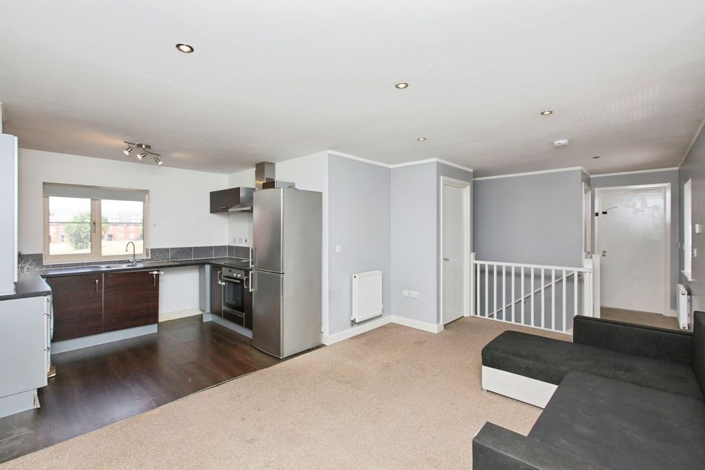 Property photo 3 of 15 Living Room