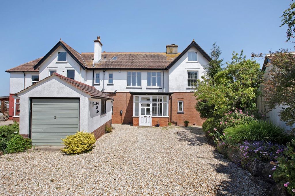 Property photo 1 of 32