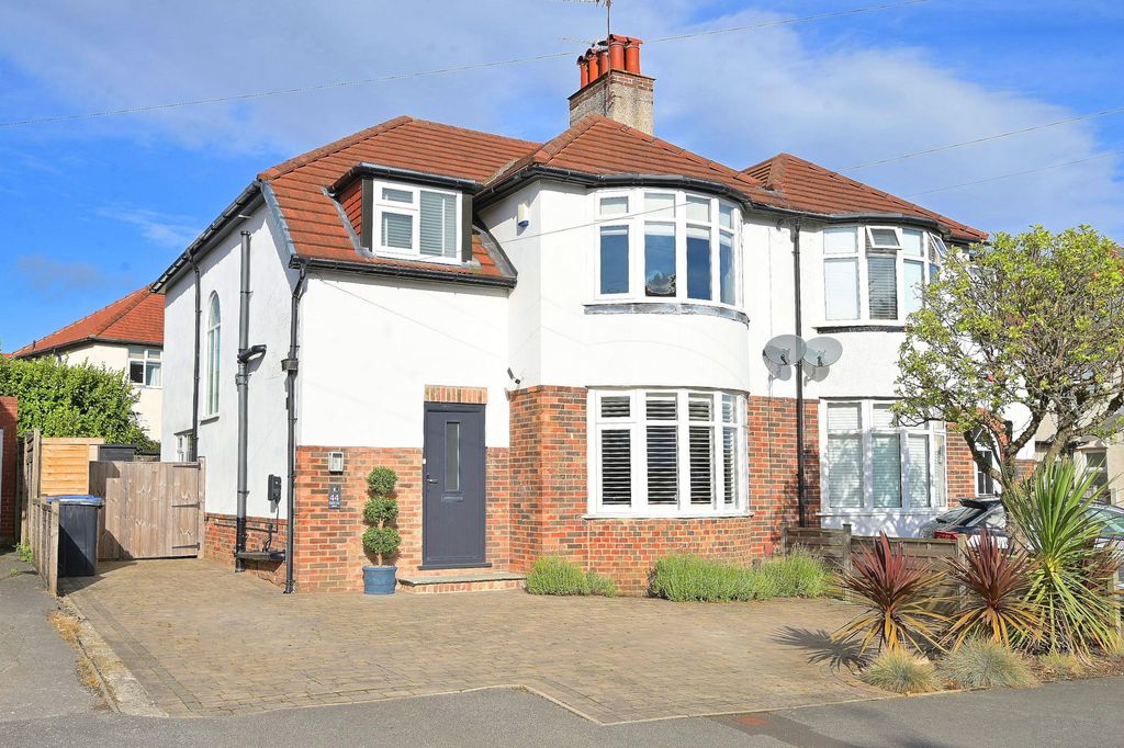 Property photo 1 of 24