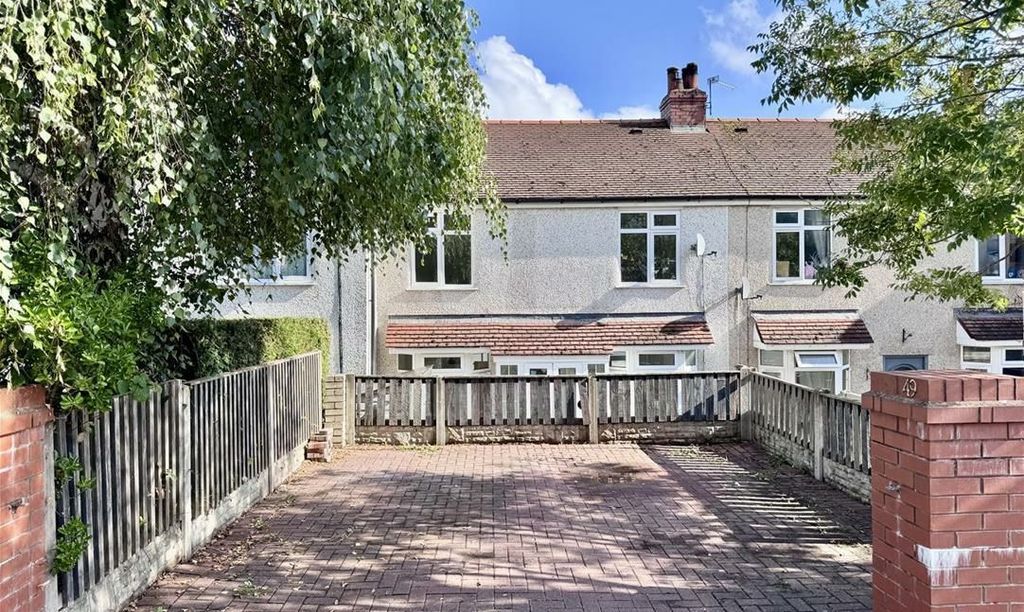 Property photo 2 of 8