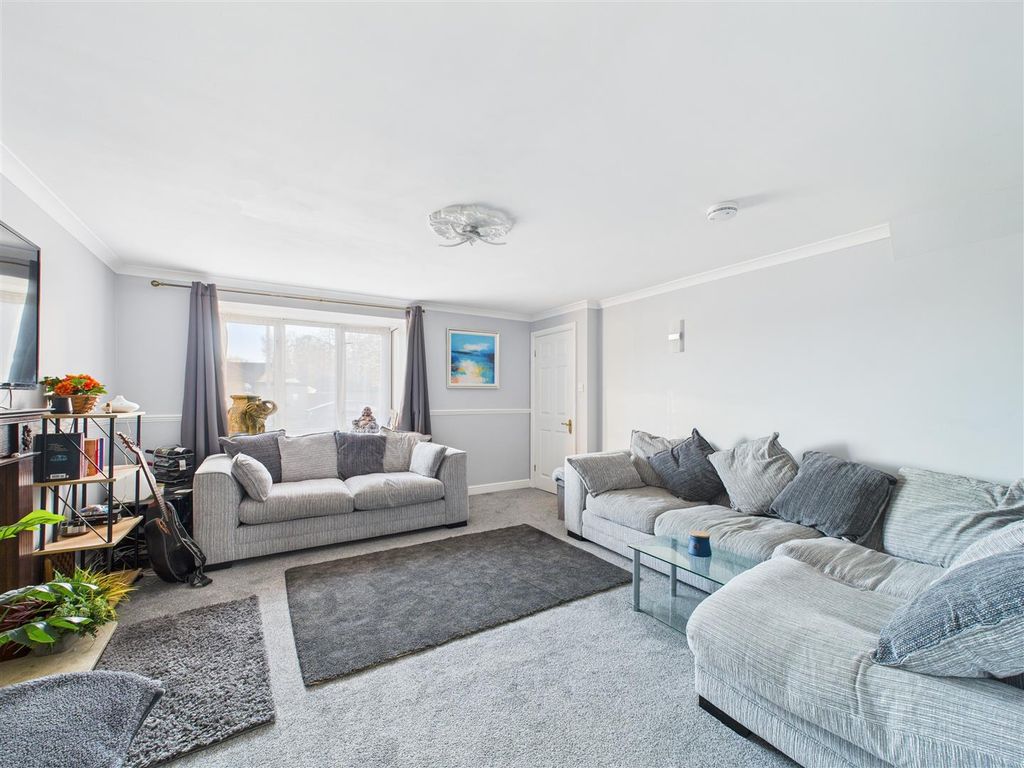 Property photo 2 of 17 Cam03303G0-Pr0264-Still007.Jpg