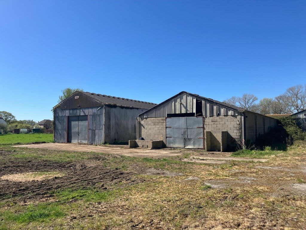 Property photo 3 of 6 Picture No. 11