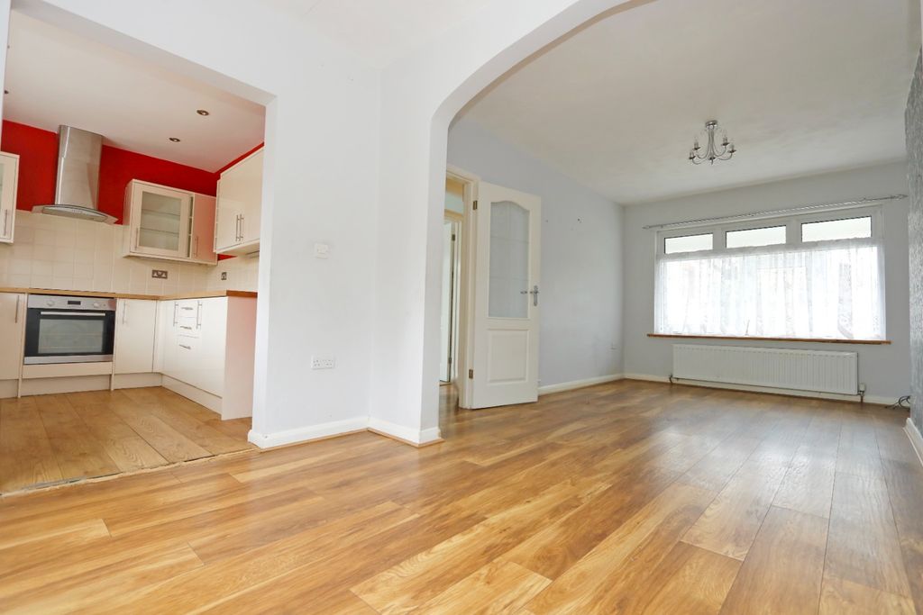 Property photo 3 of 11 4479945