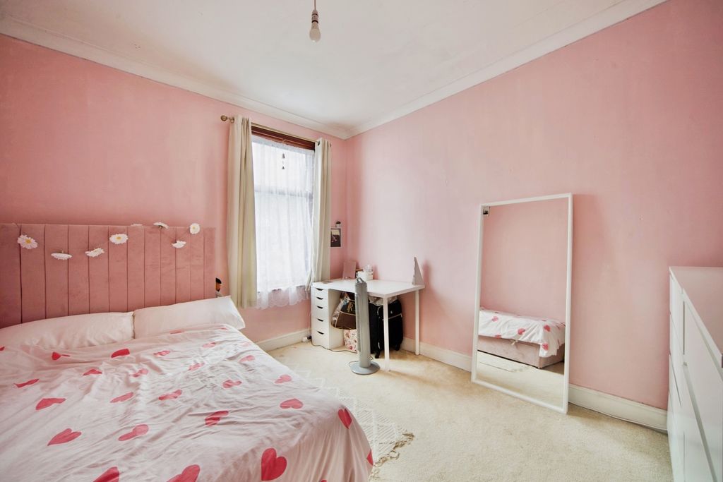 Property photo 3 of 16 Photo