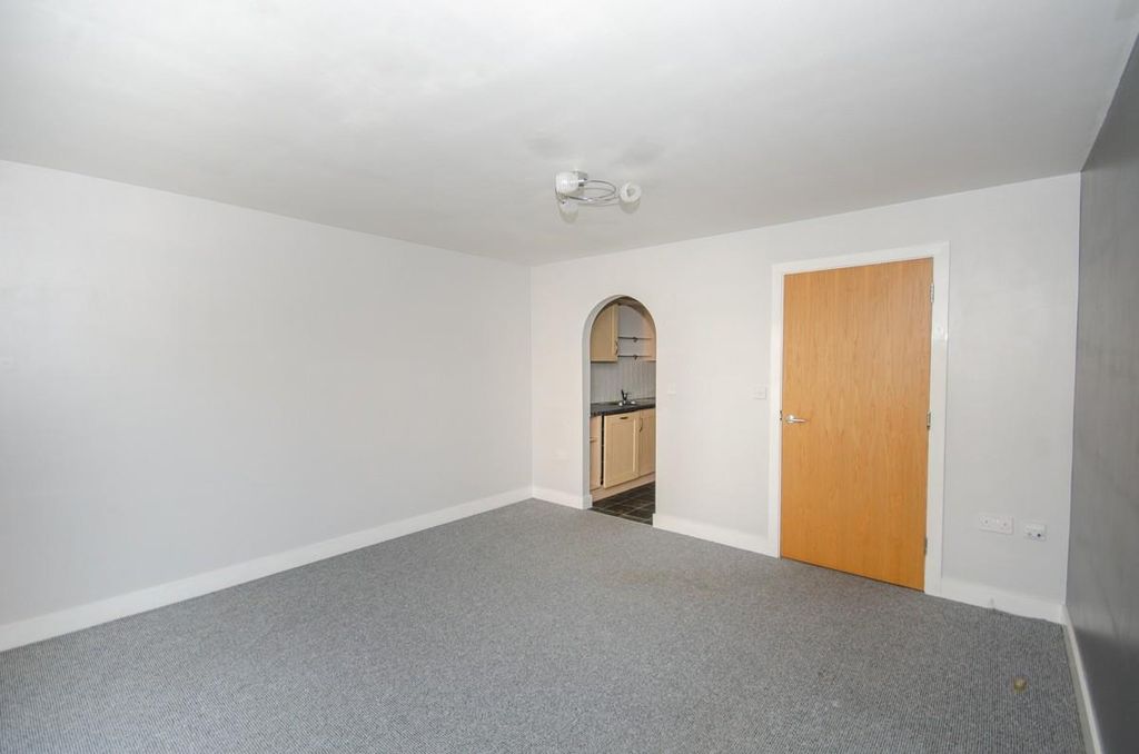 Property photo 3 of 10 Lounge Pic 2.Jpg