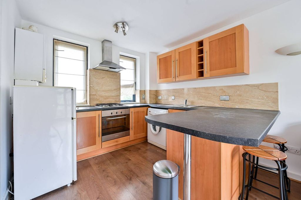 Property photo 3 of 7