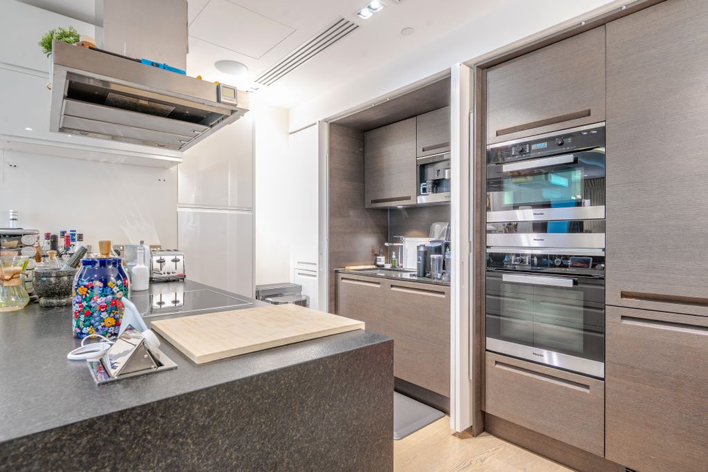 Property photo 3 of 14 Kitchen