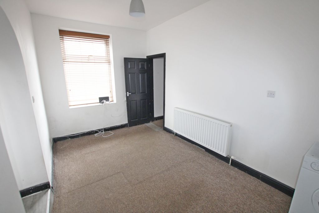 Property photo 3 of 9 3