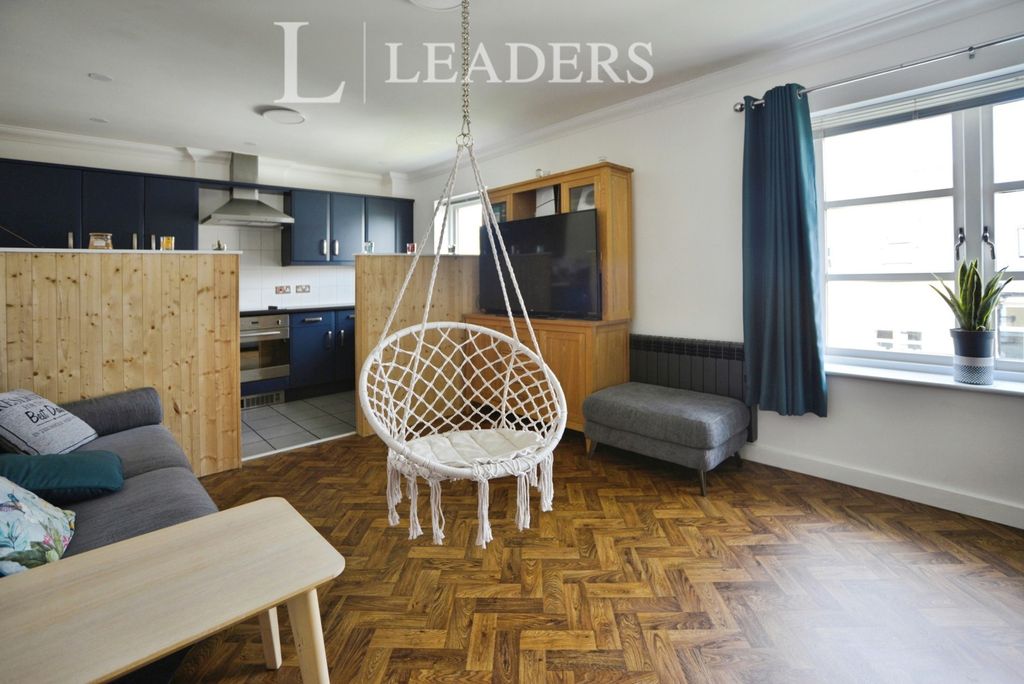 Property photo 3 of 22 Pbox-Img.Jpg