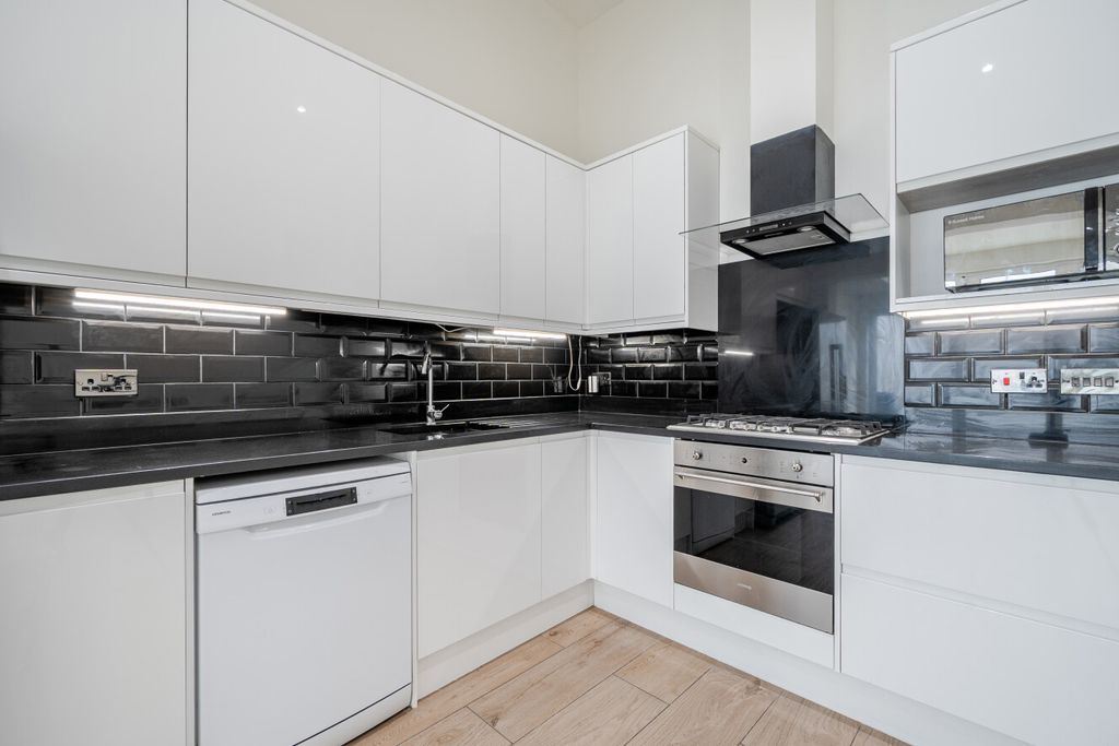 Property photo 3 of 13 1465047-20-6A0B39...