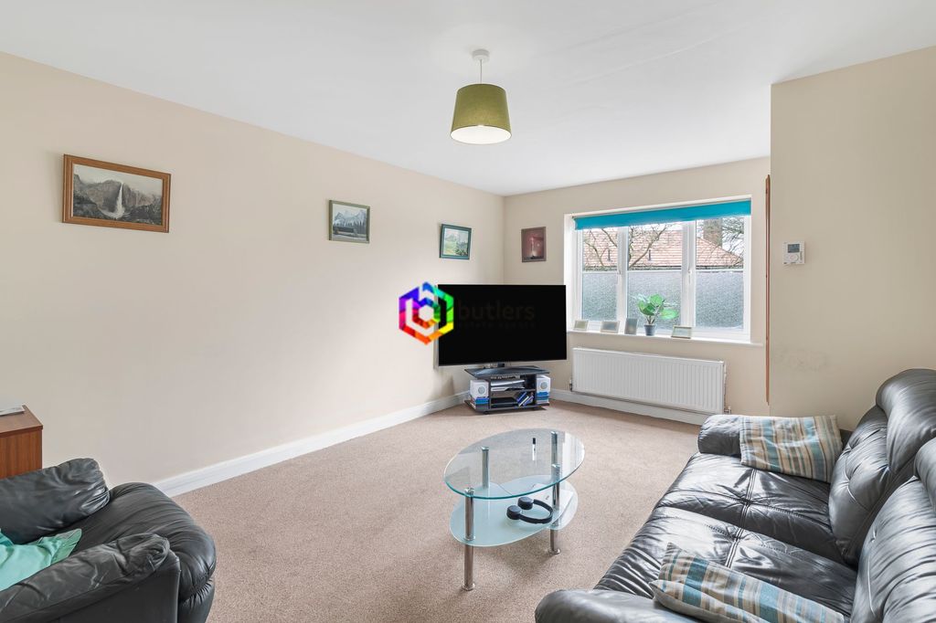 Property photo 2 of 21 Lounge