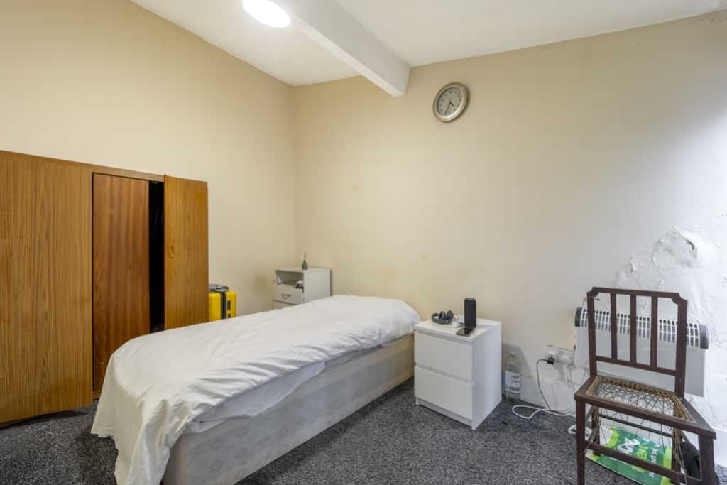 Property photo 3 of 7 83B High Street (Boston)-2