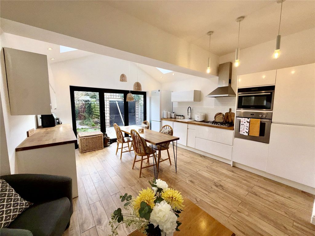 Property photo 1 of 11 Picture No. 32