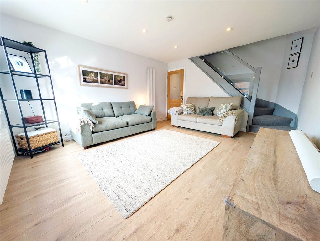 Property photo 2 of 21 Picture No. 18