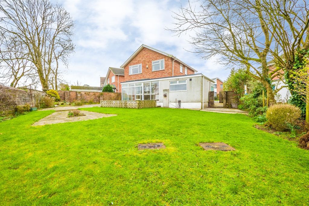 Property photo 3 of 16