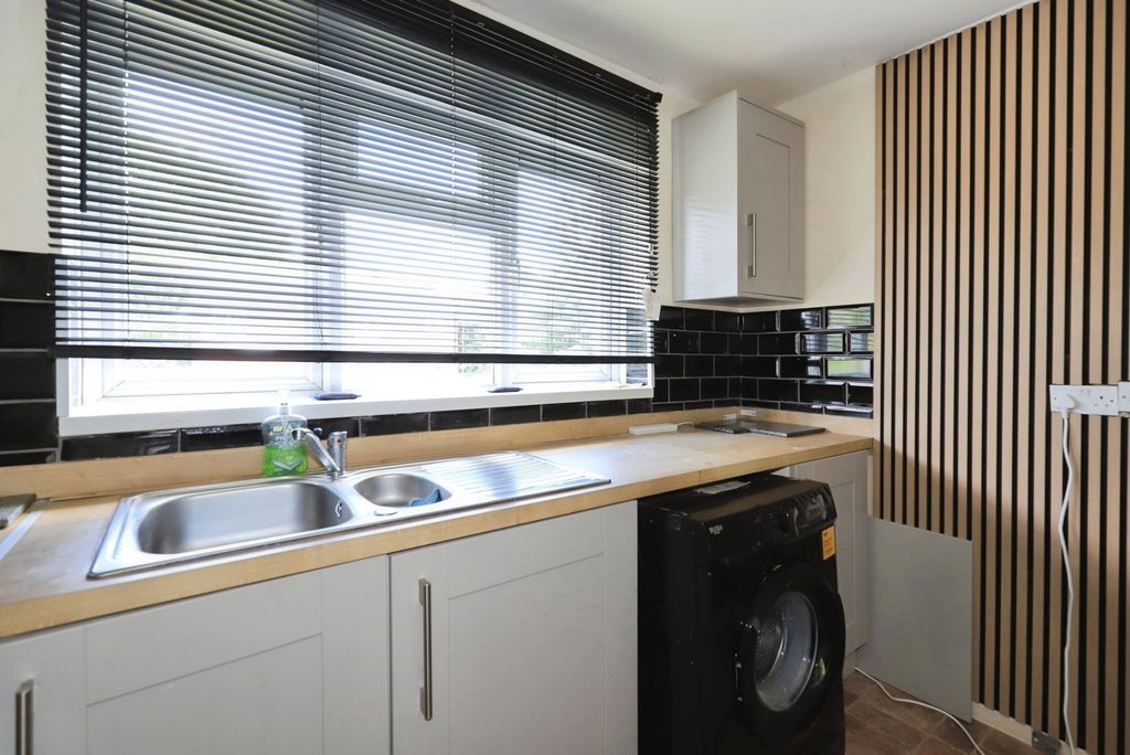 Property photo 3 of 13 Kitchen