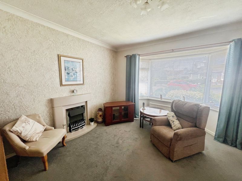 Property photo 2 of 18 Lounge