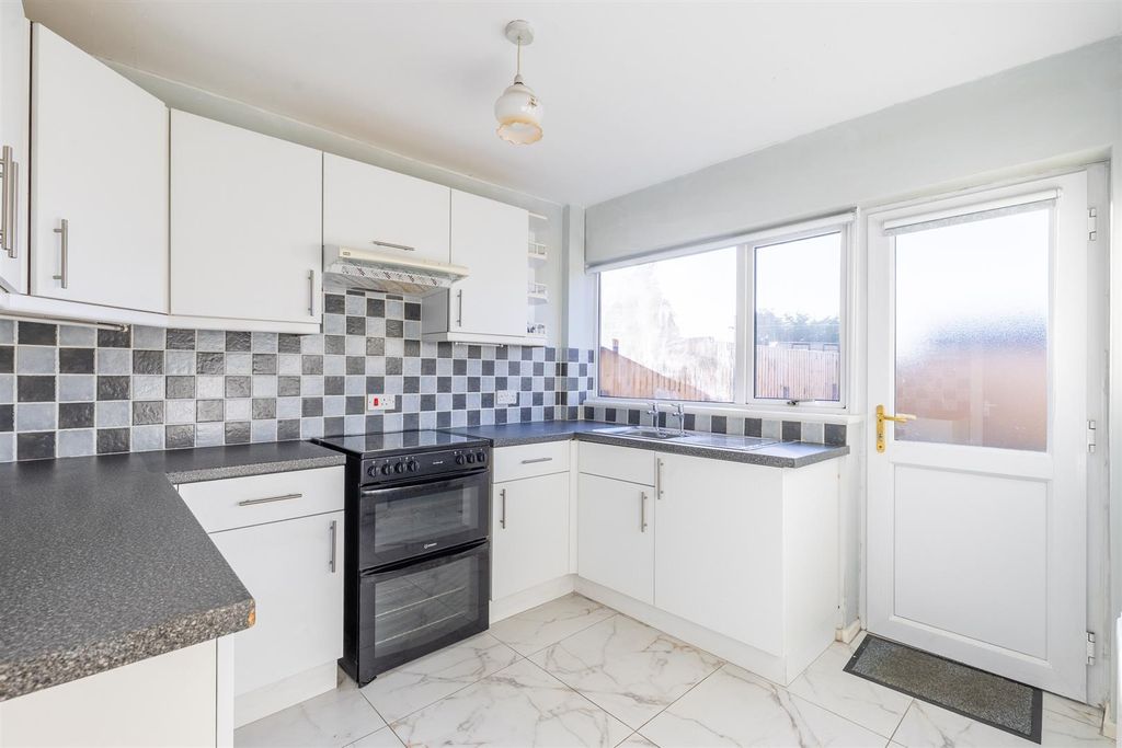 Property photo 3 of 15 9Godwincrescent-11.Jpg