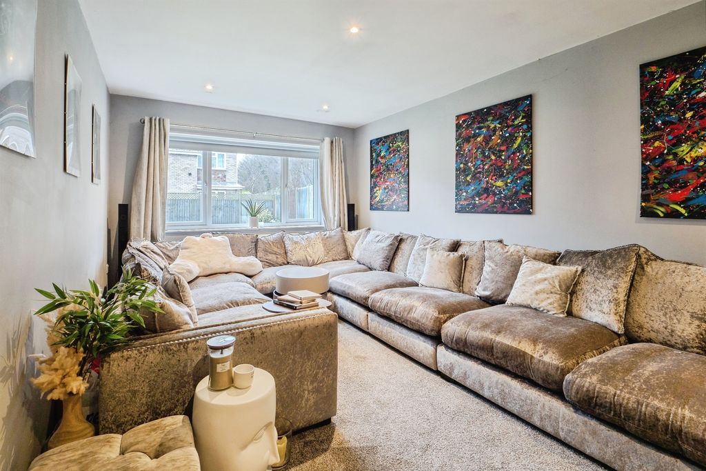 Property photo 3 of 17