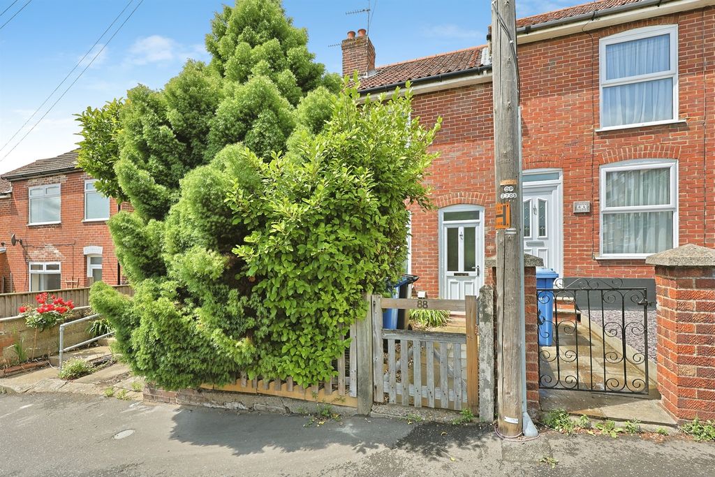 Property photo 1 of 17