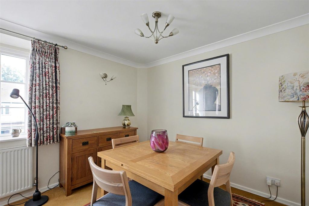 Property photo 2 of 23 Lounge Diner_2.Jpeg