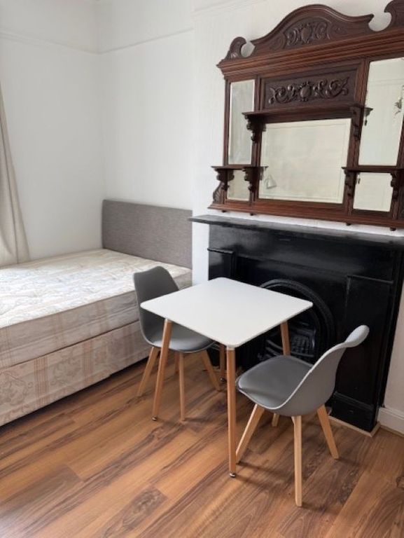 Property photo 3 of 4 981785