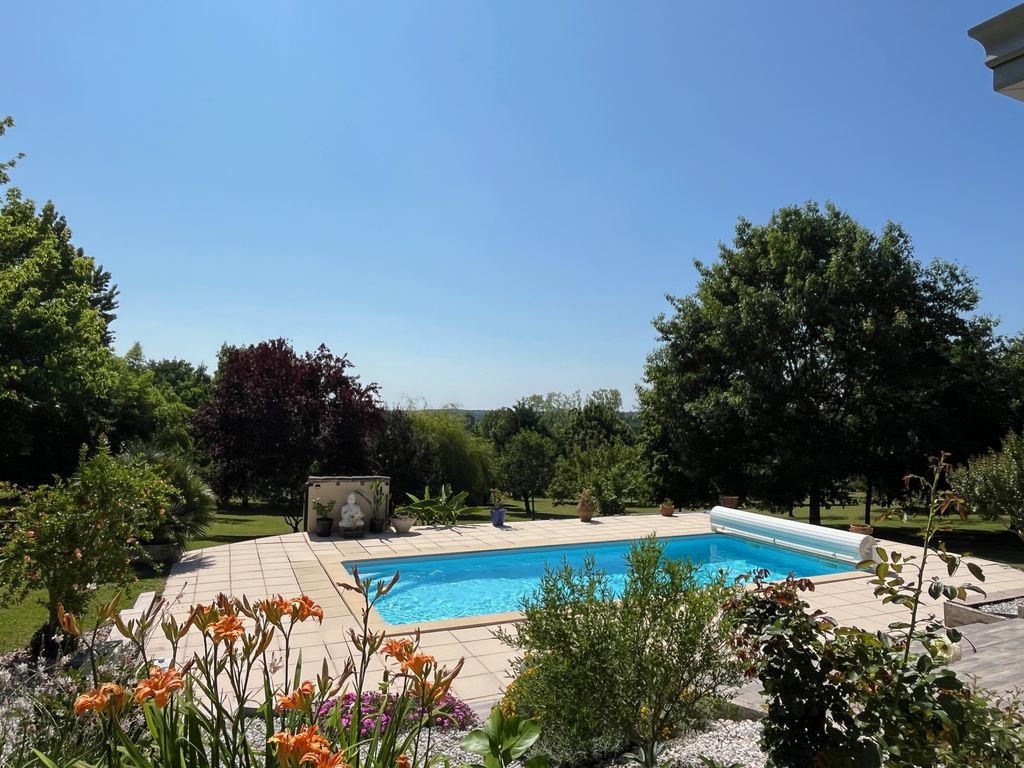 Property photo 3 of 26