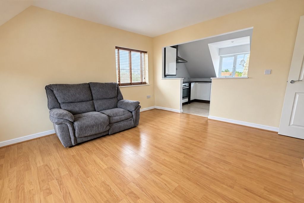 Property photo 3 of 10 5520173
