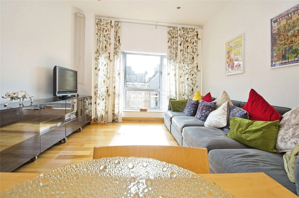 Property photo 2 of 12 Living/Dining Area