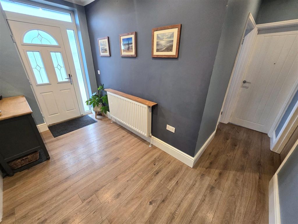 Property photo 3 of 20 Hallway