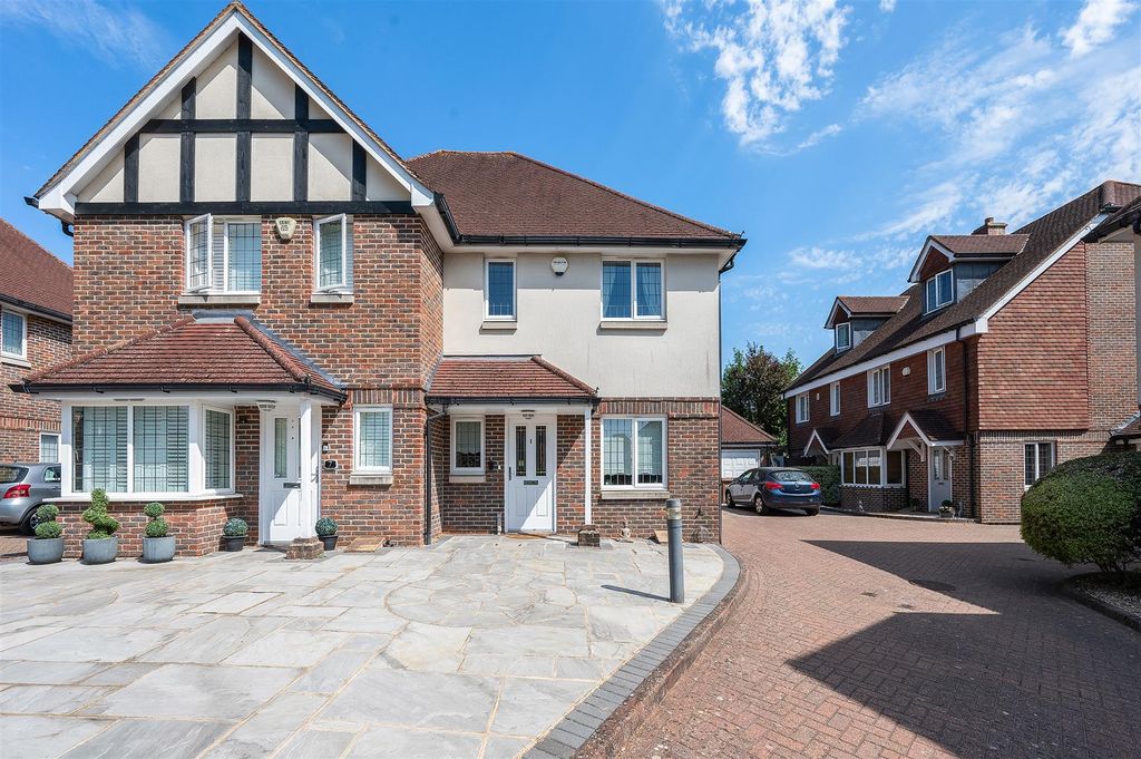 Property photo 1 of 20 Birch Close,8- (16).Jpg