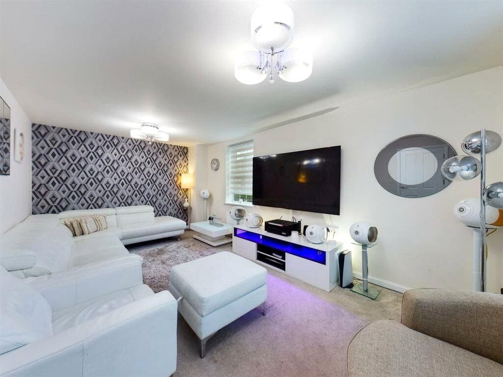 Property photo 2 of 18 Picture No. 31