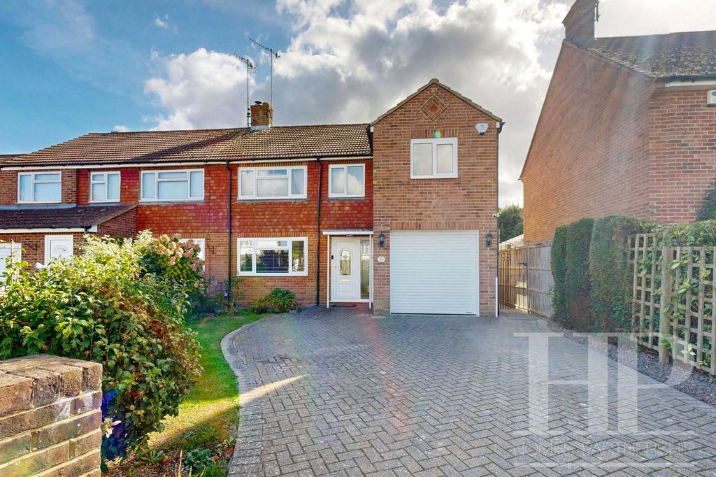 Property photo 1 of 32