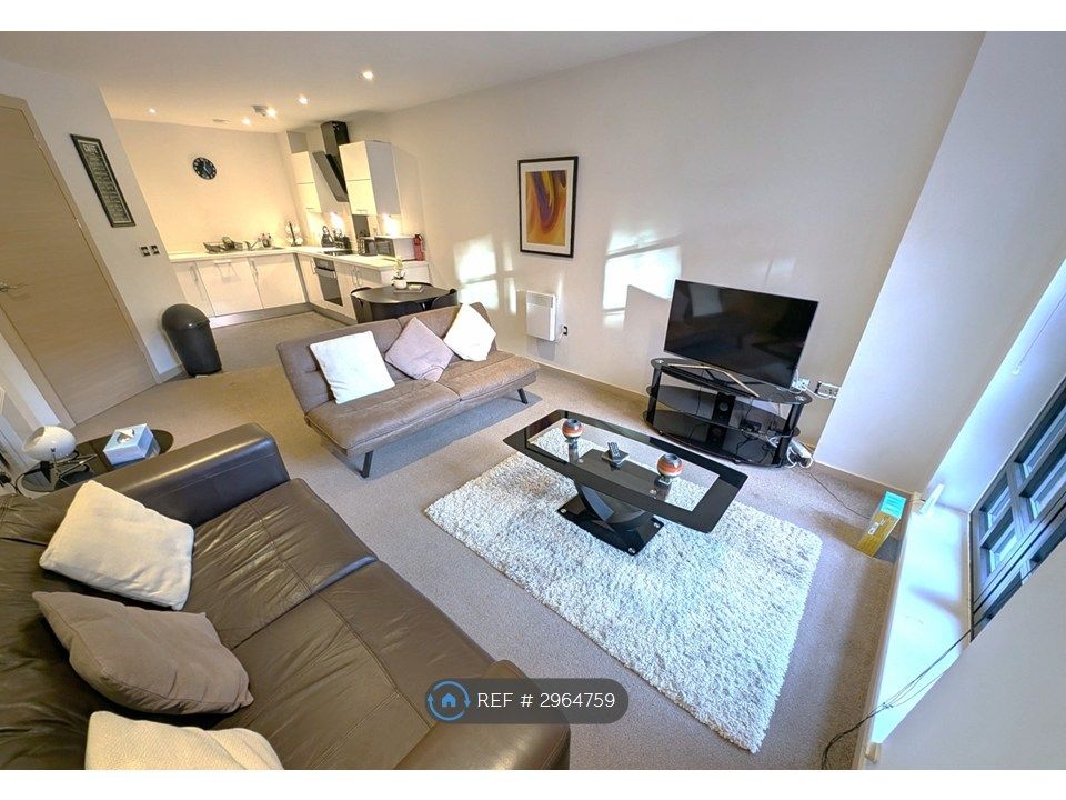 Property photo 1 of 35 Lounge