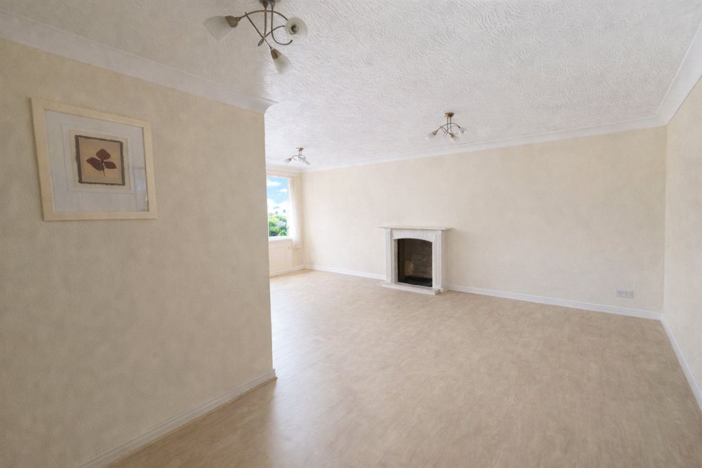 Property photo 3 of 12 Picture 3