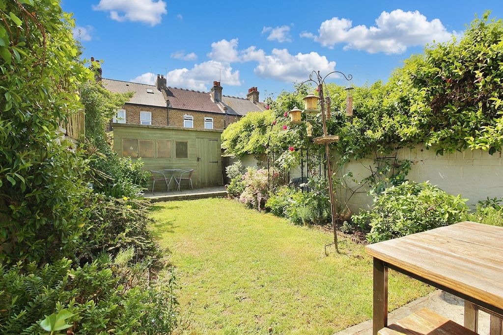 Property photo 2 of 11