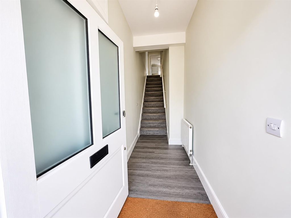 Property photo 3 of 14 Hallway.Png