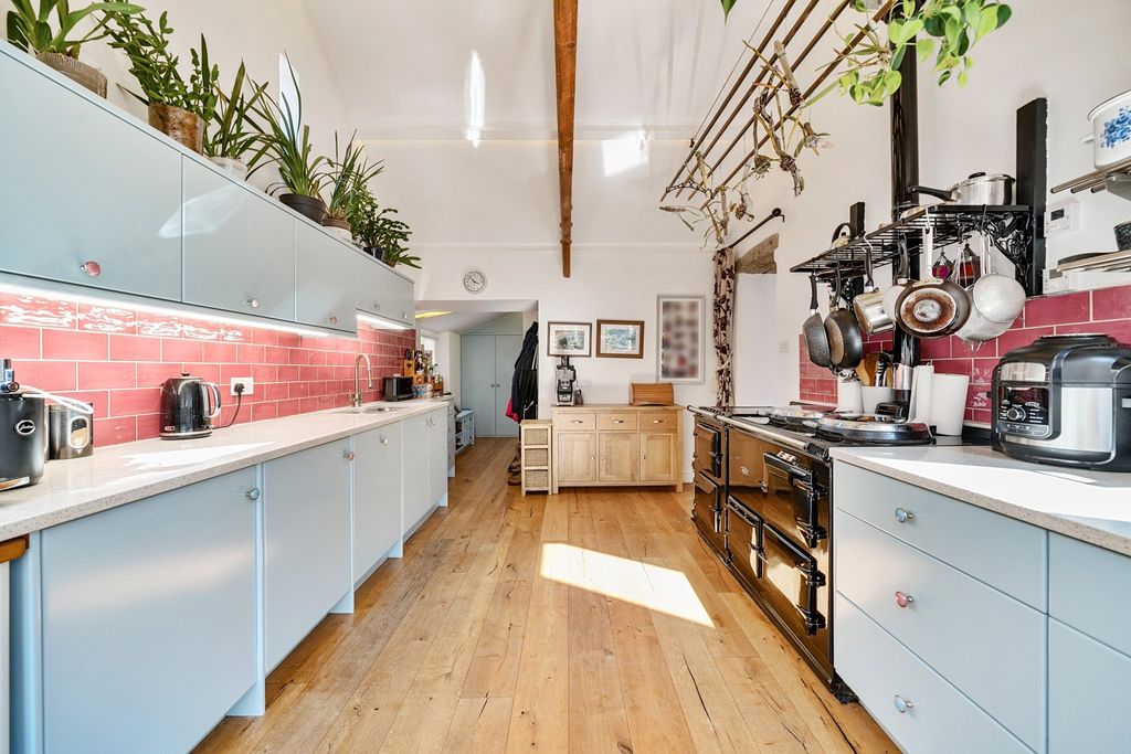 Property photo 3 of 15 Kitchen