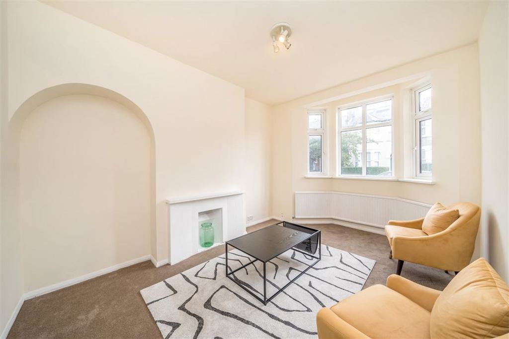 Property photo 2 of 6