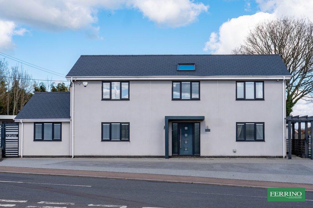 Property photo 2 of 28