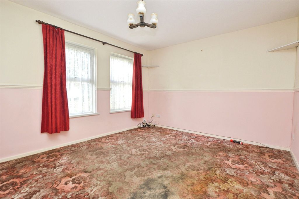 Property photo 3 of 11 Picture No. 30