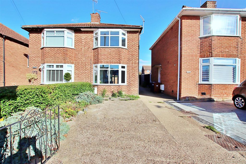 Property photo 2 of 12 Img_8040.Jpg